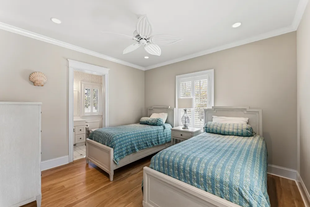 203 118th Street Stone Harbor, NJ 08247