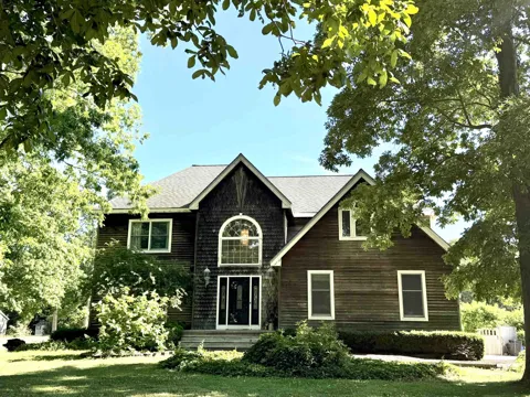 416 Hand Avenue