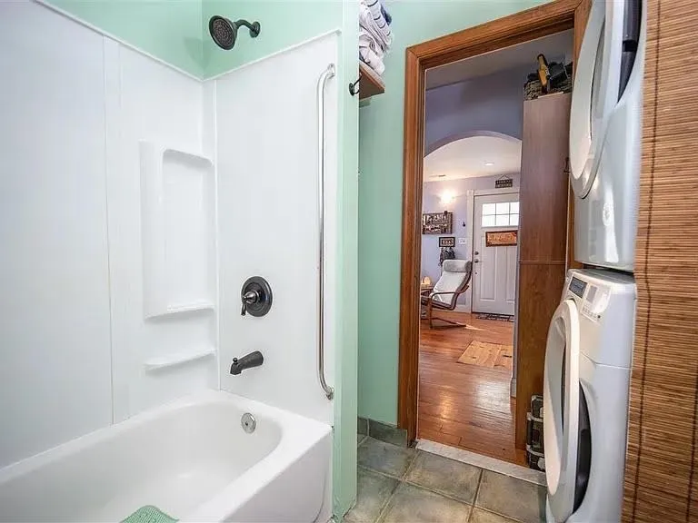 18 Pershing Avenue Burleigh, NJ 08210