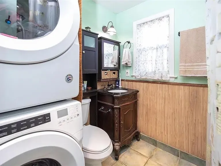 18 Pershing Avenue Burleigh, NJ 08210