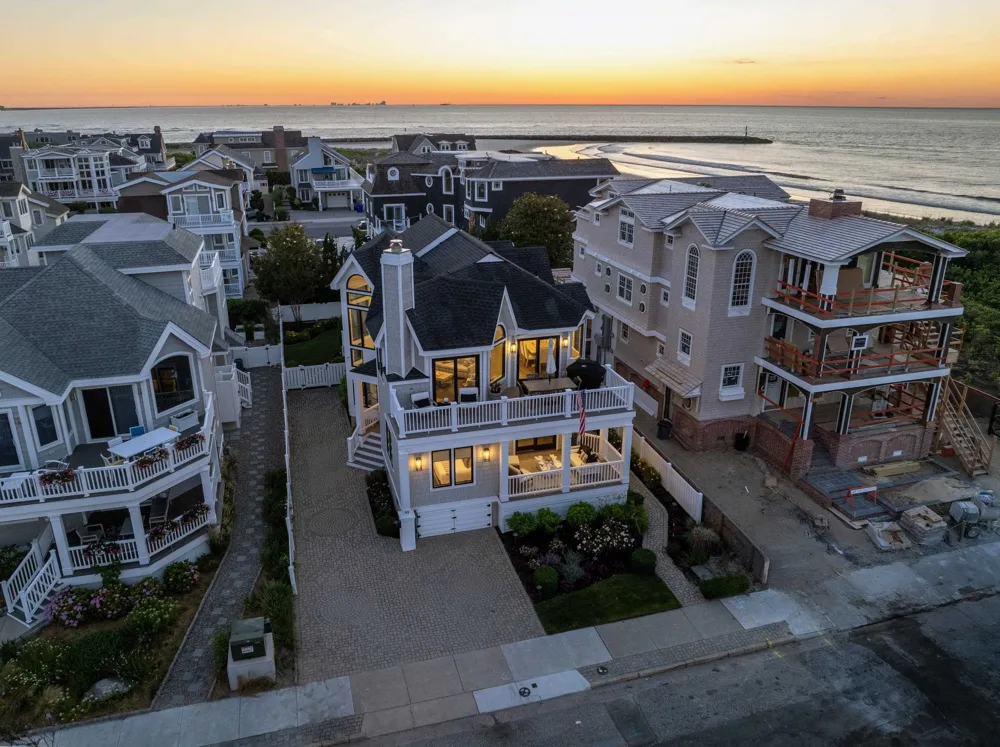 93 E 11th Street Avalon, NJ 08202
