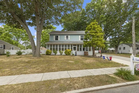9 Carlton Drive