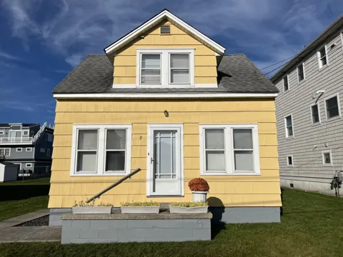 9 E Willard Avenue