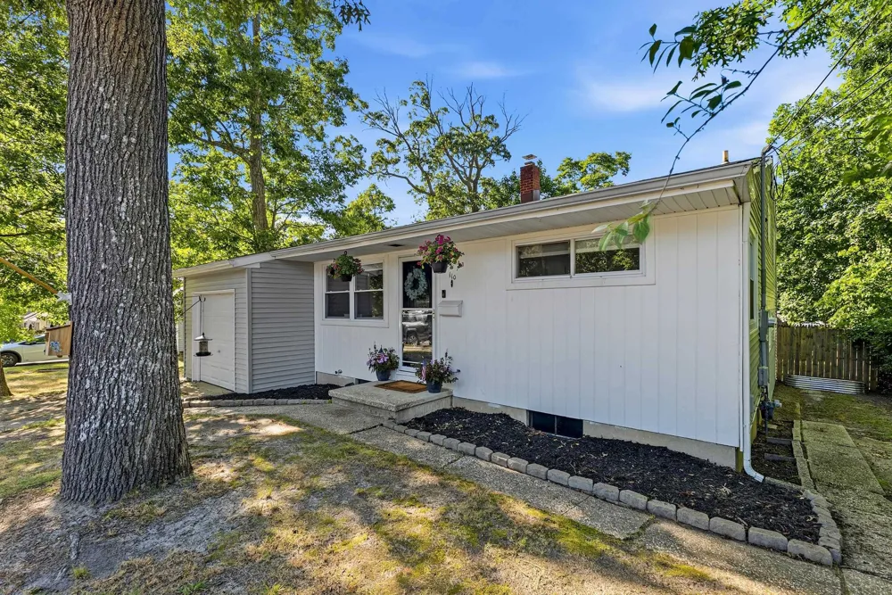 110 Pennsylvania Avenue Absecon, NJ 08201