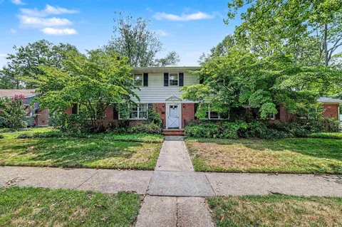30 Evelyn Avenue