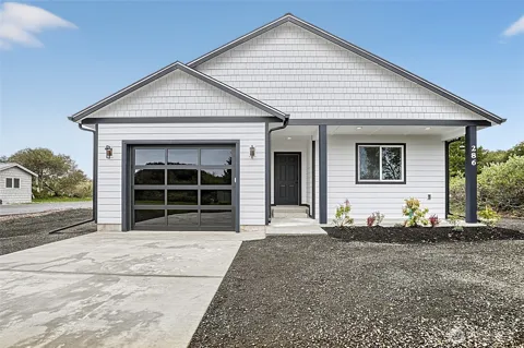 130 Glover Court NE