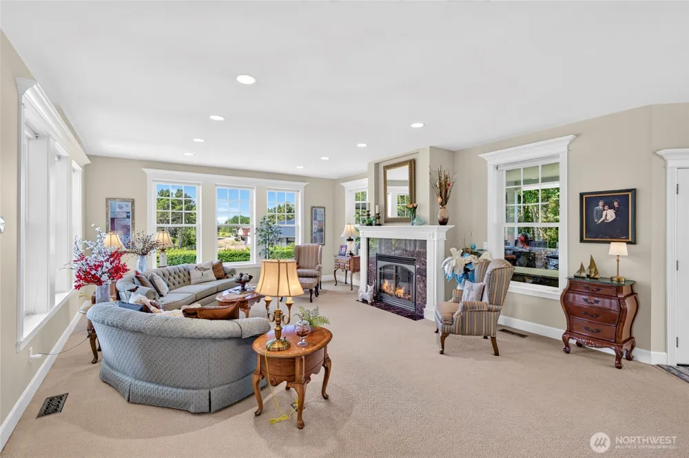 22225 Pacific Way Ocean Park, WA 98640