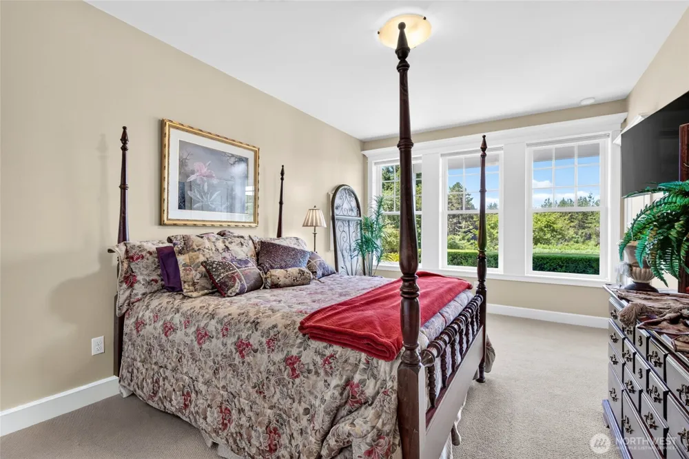 22225 Pacific Way Ocean Park, WA 98640