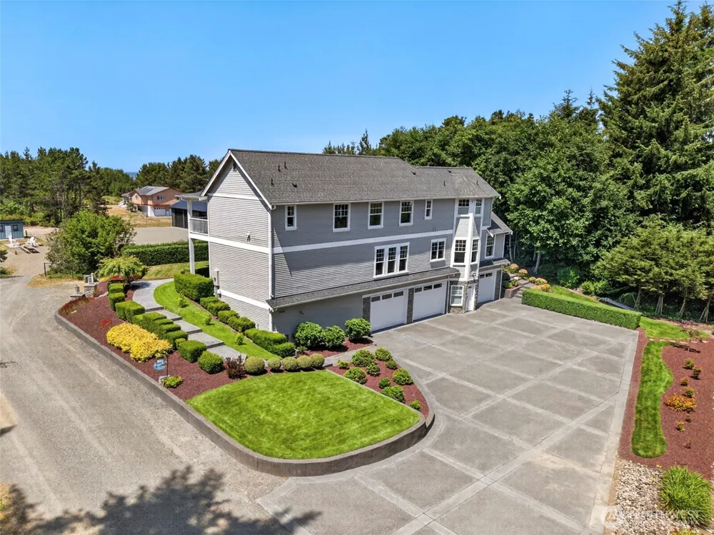 22225 Pacific Way Ocean Park, WA 98640