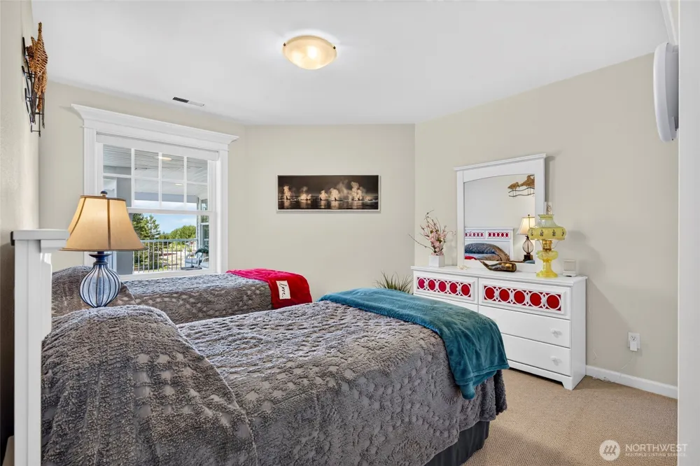 22225 Pacific Way Ocean Park, WA 98640