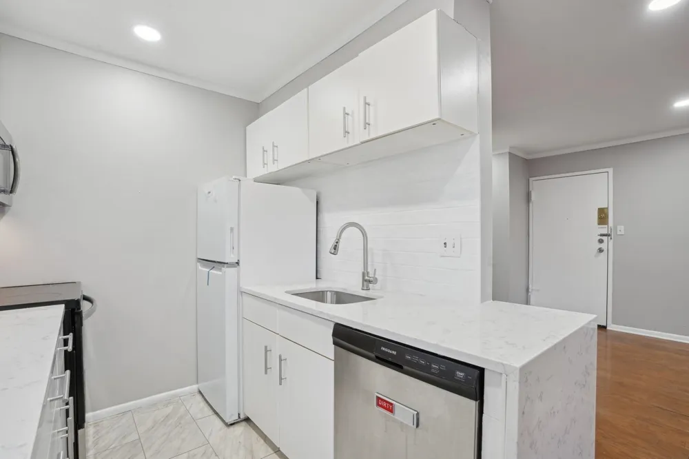 56-58 68TH ST Guttenberg, NJ 07093