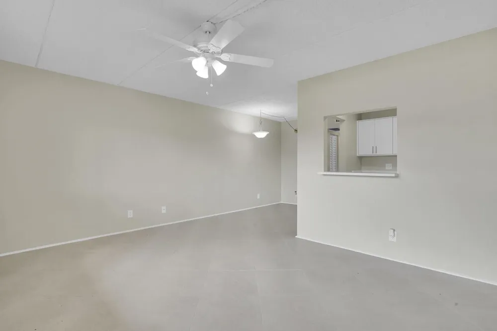 400 VILLAGE GREEN CIRCLE W #105 Palm Springs, FL 33461