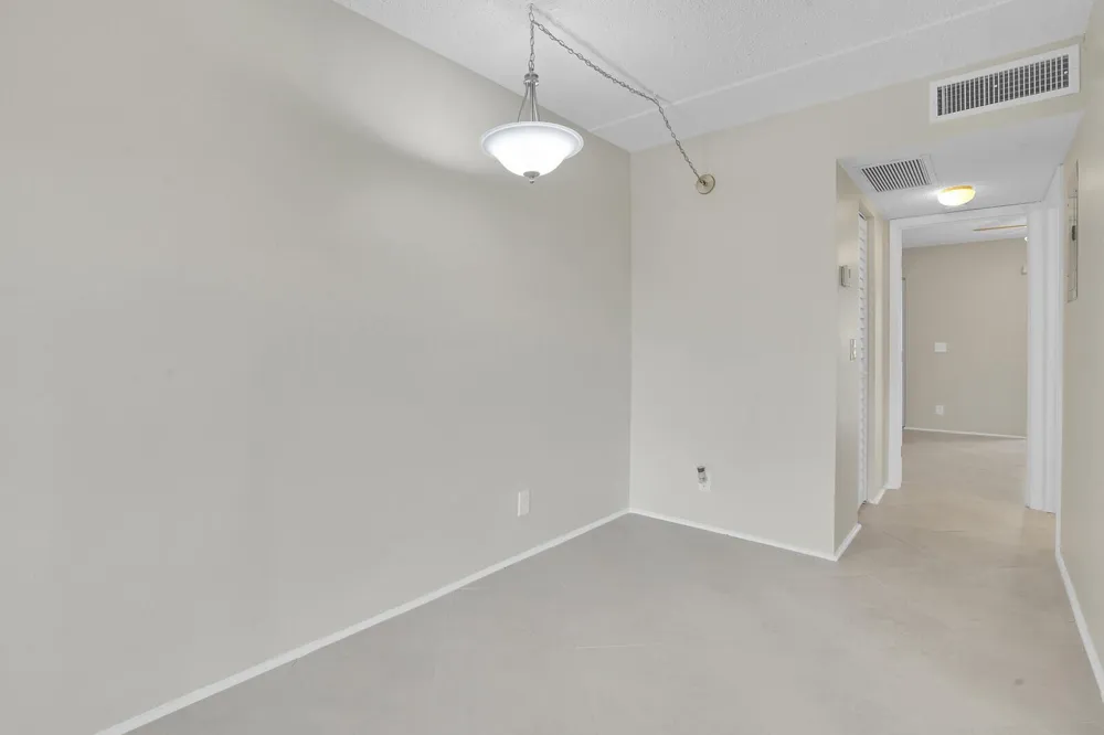 400 VILLAGE GREEN CIRCLE W #105 Palm Springs, FL 33461