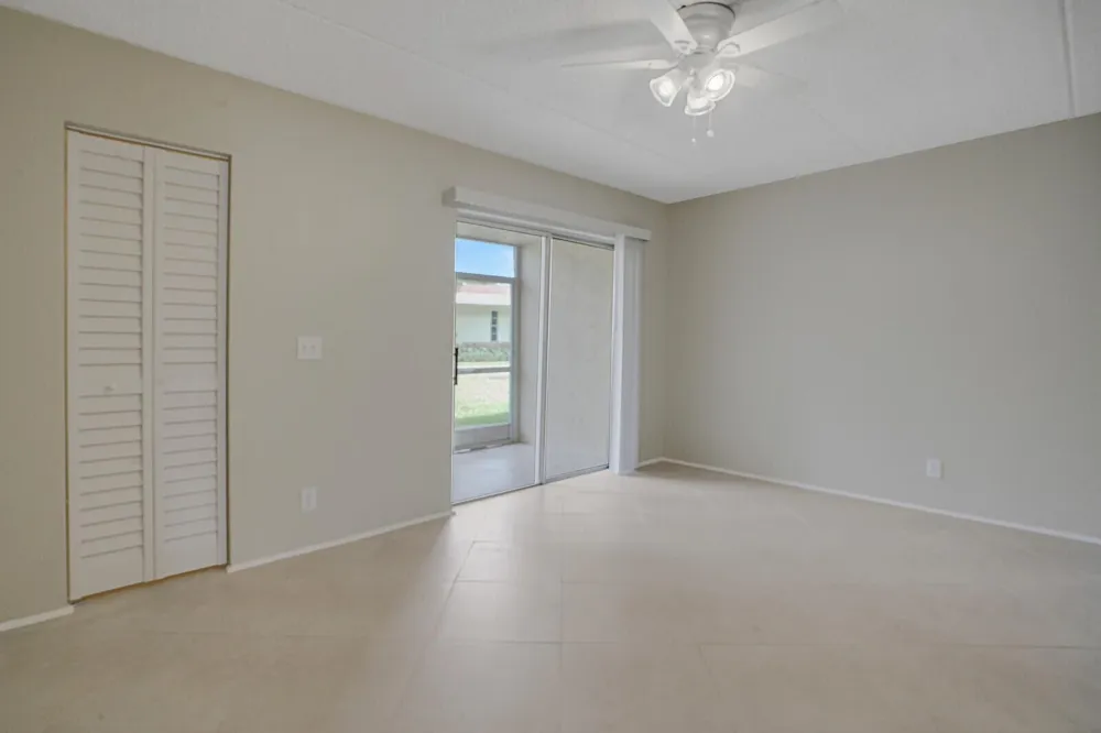 400 VILLAGE GREEN CIRCLE W #105 Palm Springs, FL 33461
