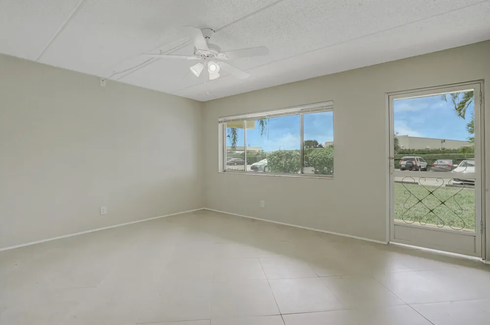 400 VILLAGE GREEN CIRCLE W #105 Palm Springs, FL 33461