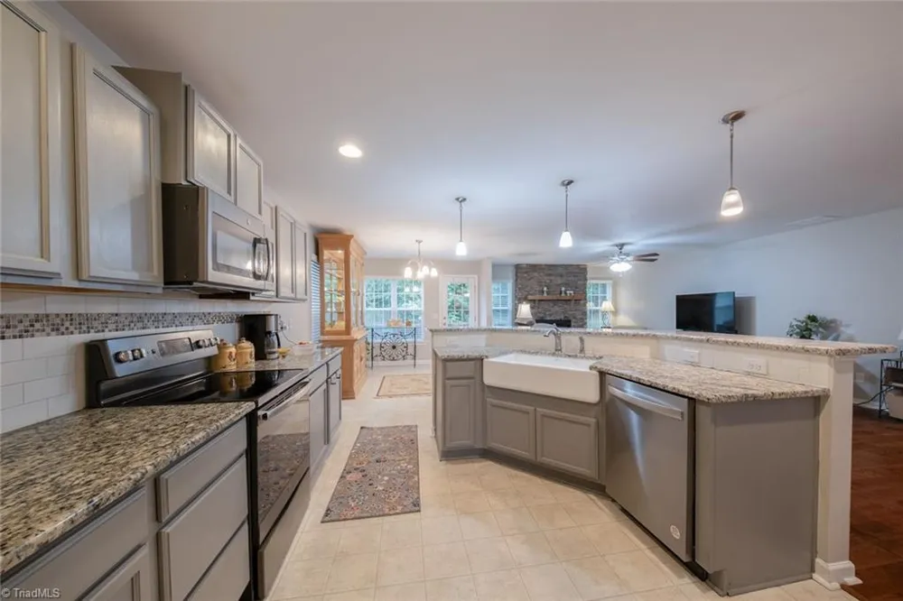 1460 Land Grove Drive Kernersville, NC 27284