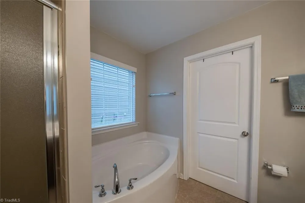 1460 Land Grove Drive Kernersville, NC 27284