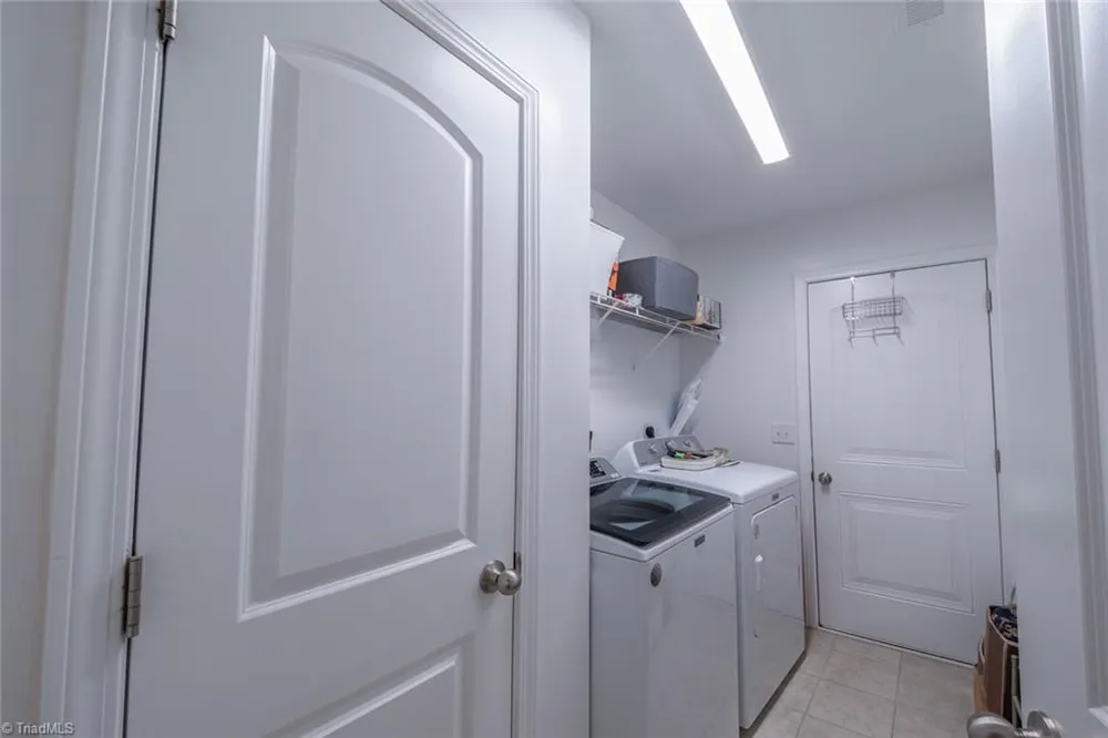 1460 Land Grove Drive Kernersville, NC 27284