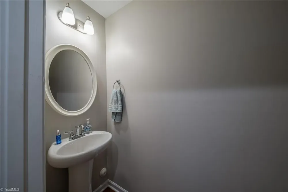 1460 Land Grove Drive Kernersville, NC 27284