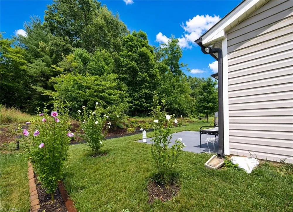 1460 Land Grove Drive Kernersville, NC 27284