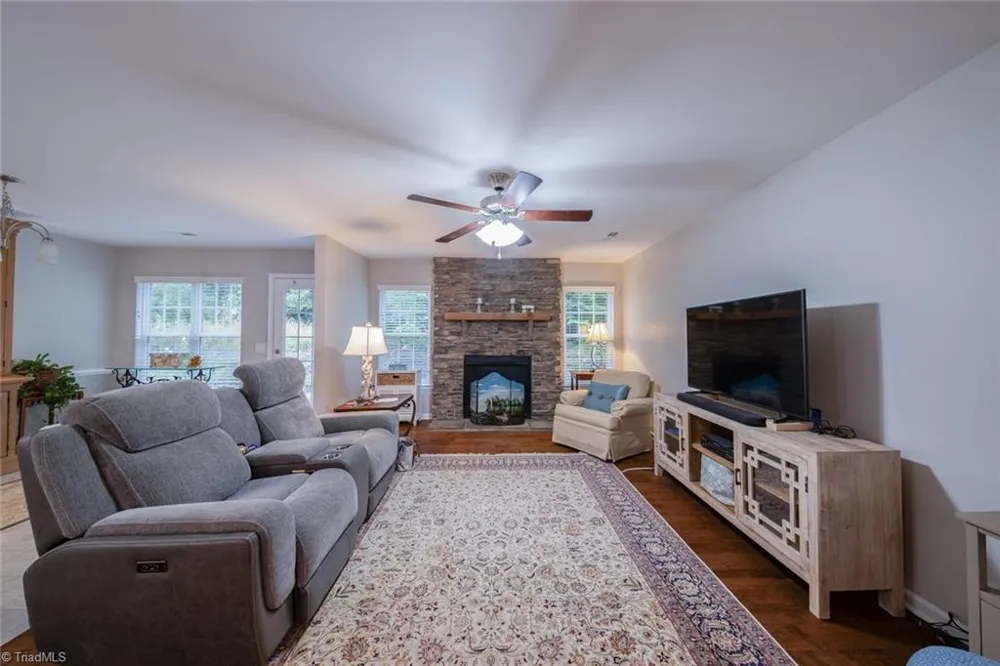 1460 Land Grove Drive Kernersville, NC 27284