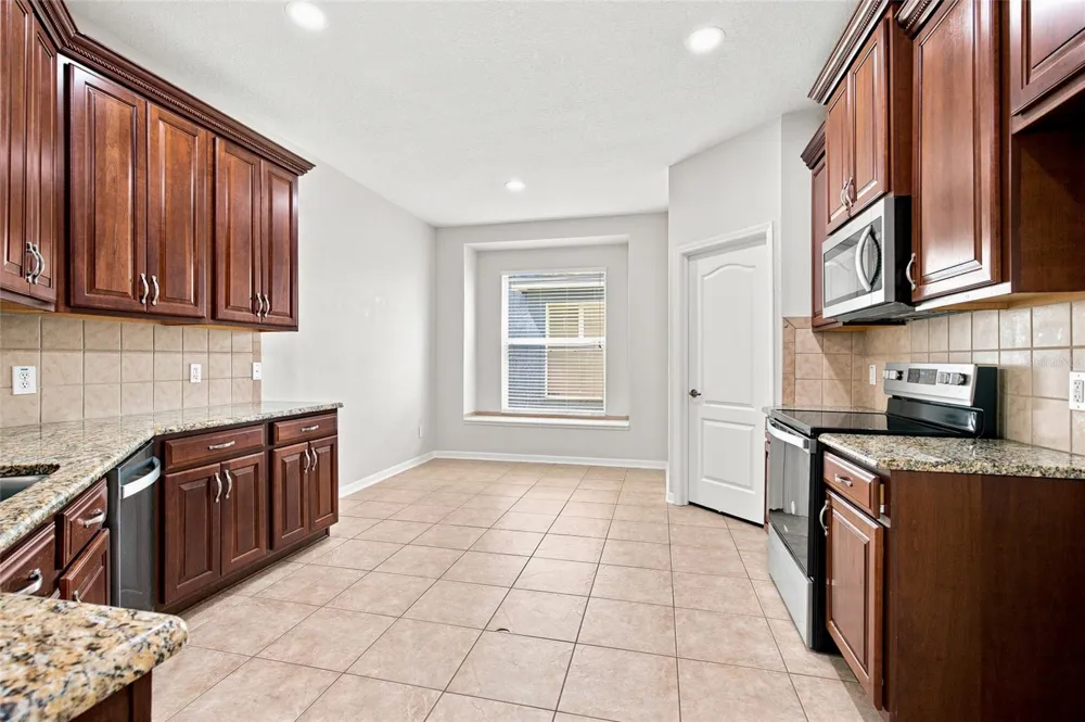 7806 GRASMERE DRIVE Land O Lakes, FL 34637