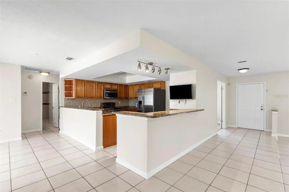 8904 W FLORA STREET Tampa, FL 33615