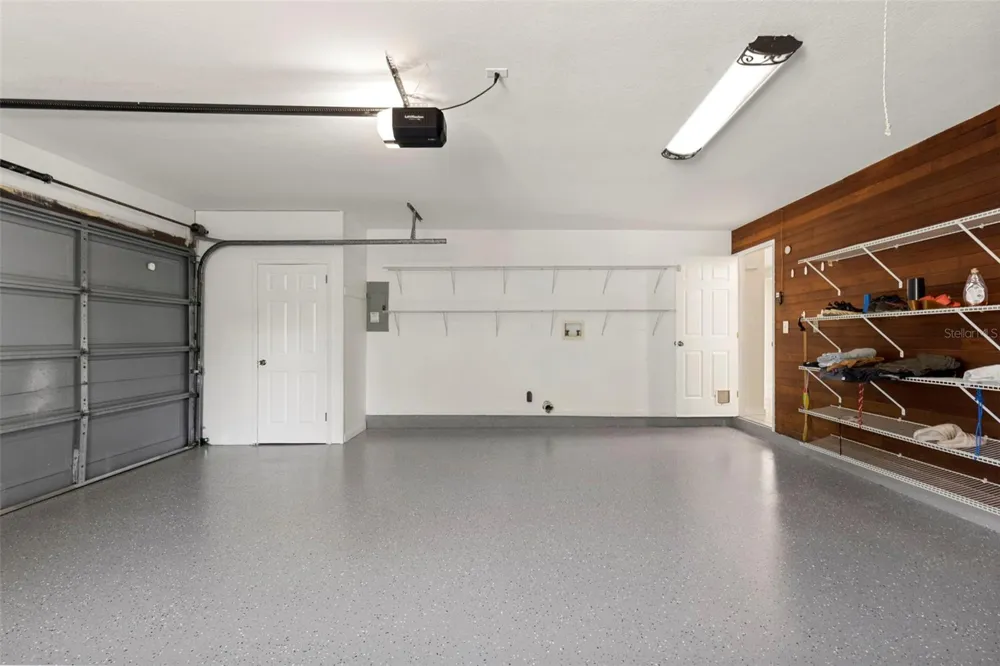 8904 W FLORA STREET Tampa, FL 33615