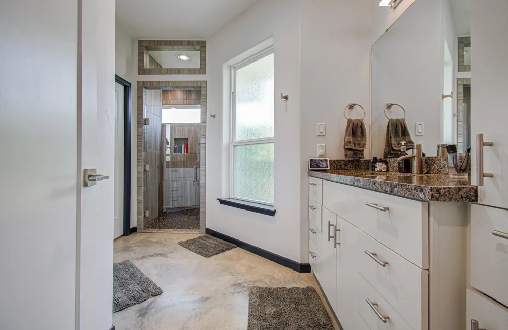 153 County Road 397 Bay City, TX 77414