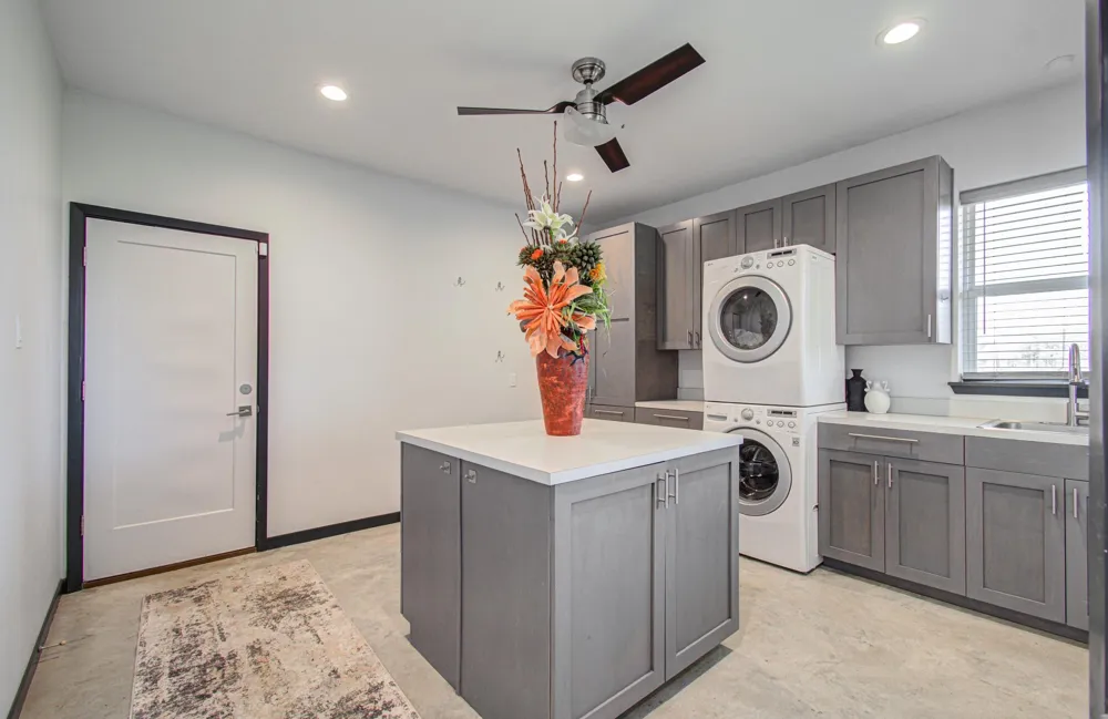153 County Road 397 Bay City, TX 77414