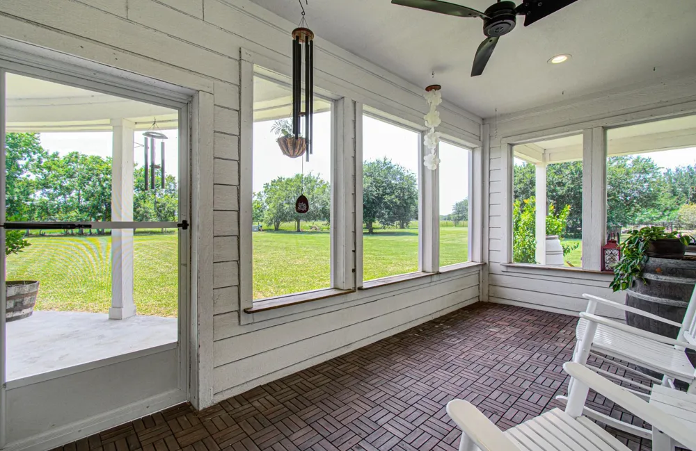 153 County Road 397 Bay City, TX 77414