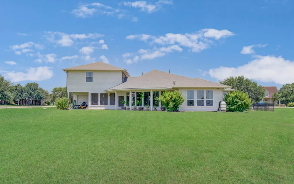 153 County Road 397 Bay City, TX 77414
