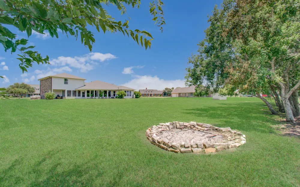 153 County Road 397 Bay City, TX 77414