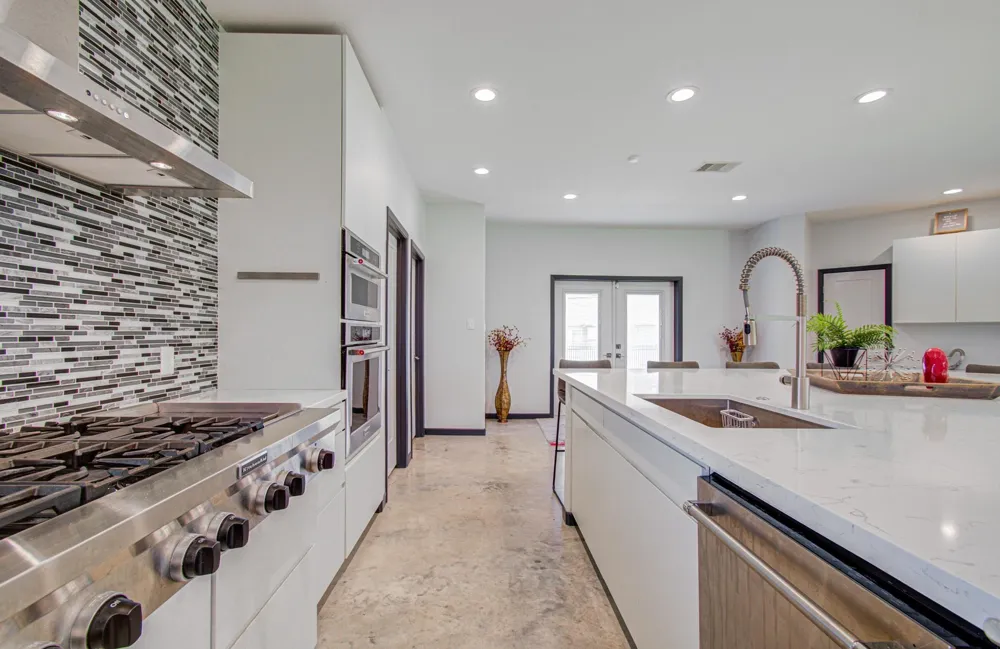 153 County Road 397 Bay City, TX 77414