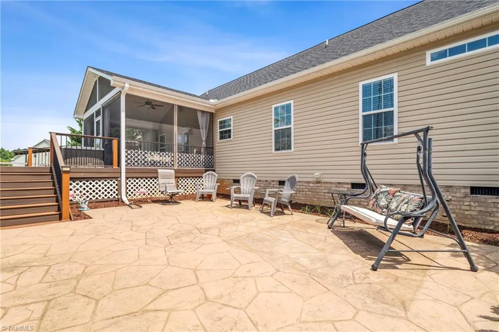 6006 Grass Field Court Gibsonville, NC 27249