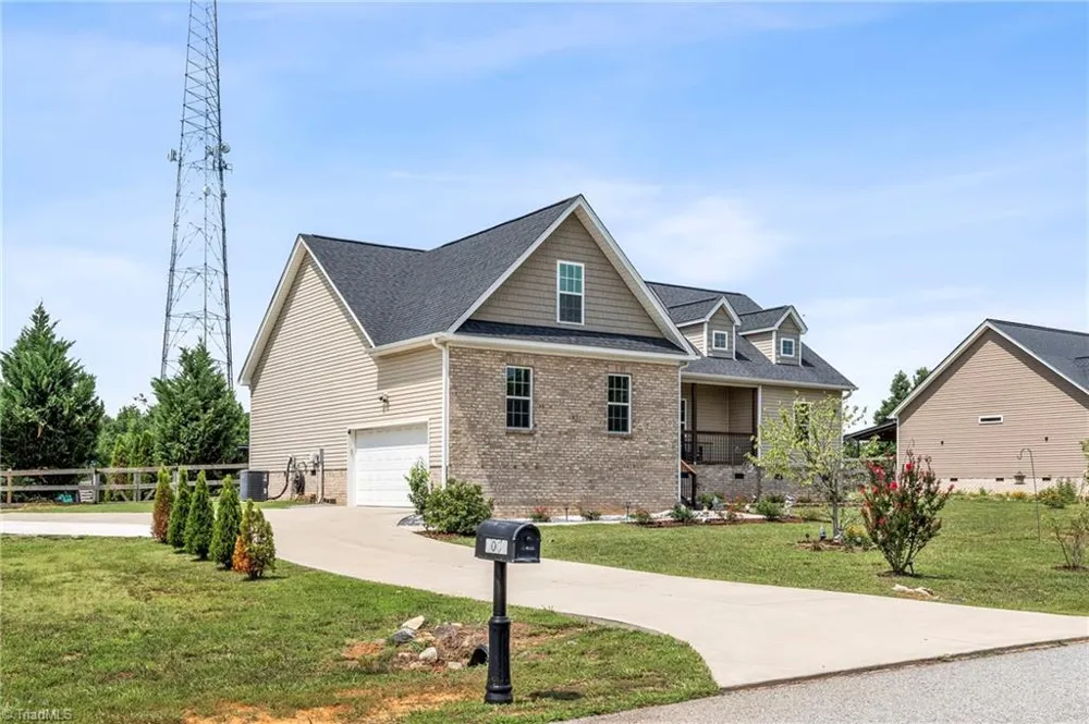 6006 Grass Field Court Gibsonville, NC 27249
