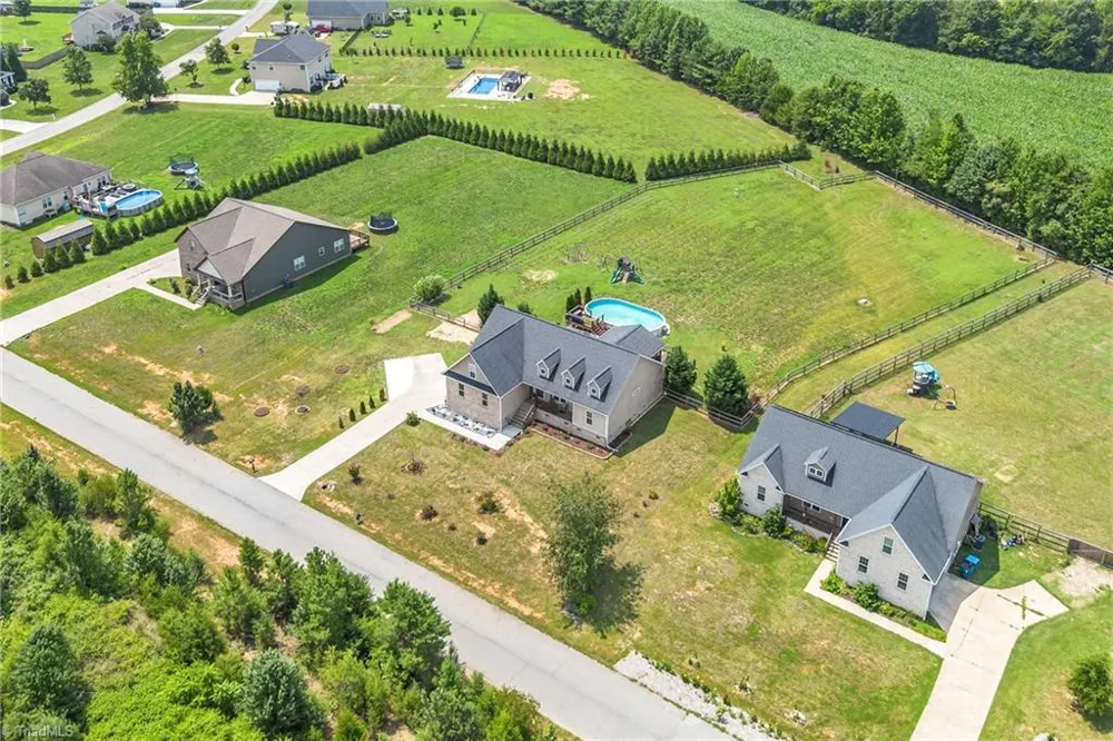 6006 Grass Field Court Gibsonville, NC 27249