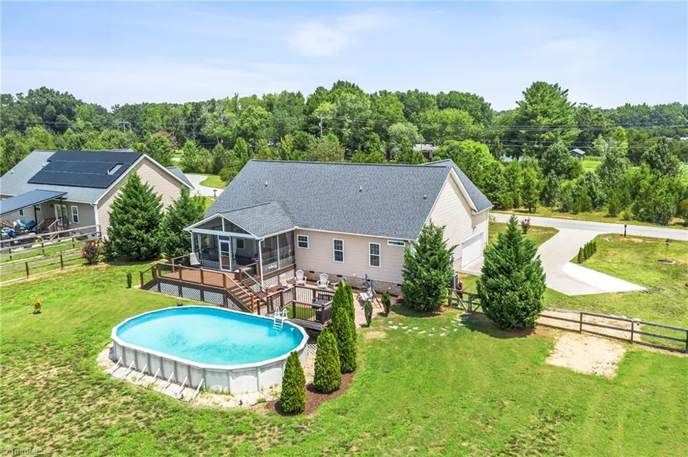 6006 Grass Field Court Gibsonville, NC 27249