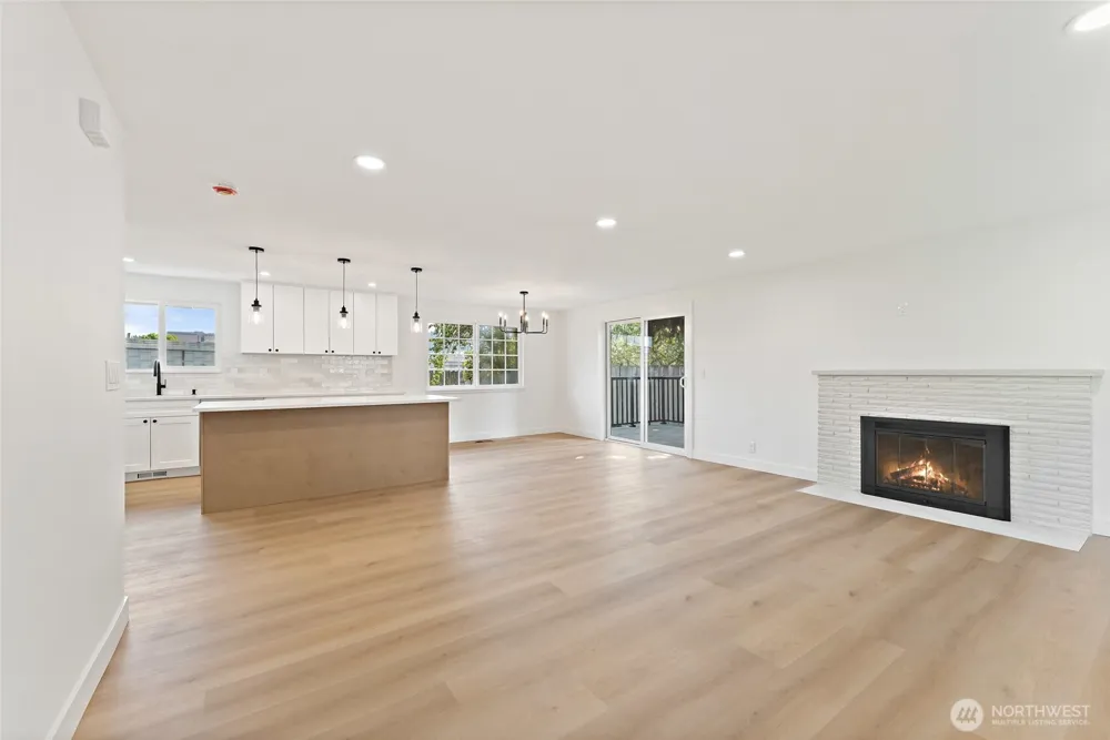 12215 SE 35th Street Bellevue, WA 98006