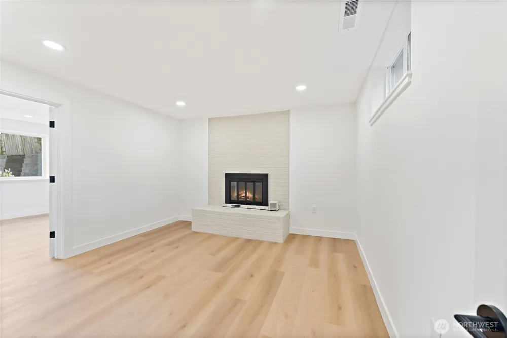12215 SE 35th Street Bellevue, WA 98006