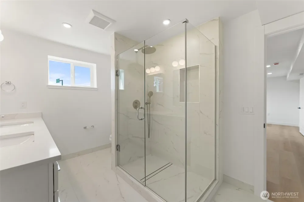12215 SE 35th Street Bellevue, WA 98006