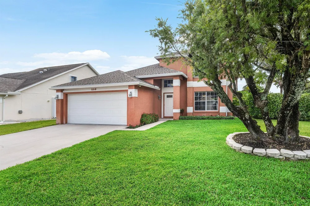 139 ROYAL PINE CIRCLE S Royal Palm Beach, FL 33411