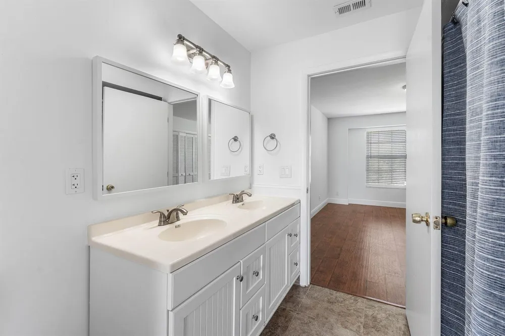 139 ROYAL PINE CIRCLE S Royal Palm Beach, FL 33411