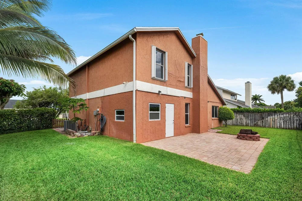 139 ROYAL PINE CIRCLE S Royal Palm Beach, FL 33411