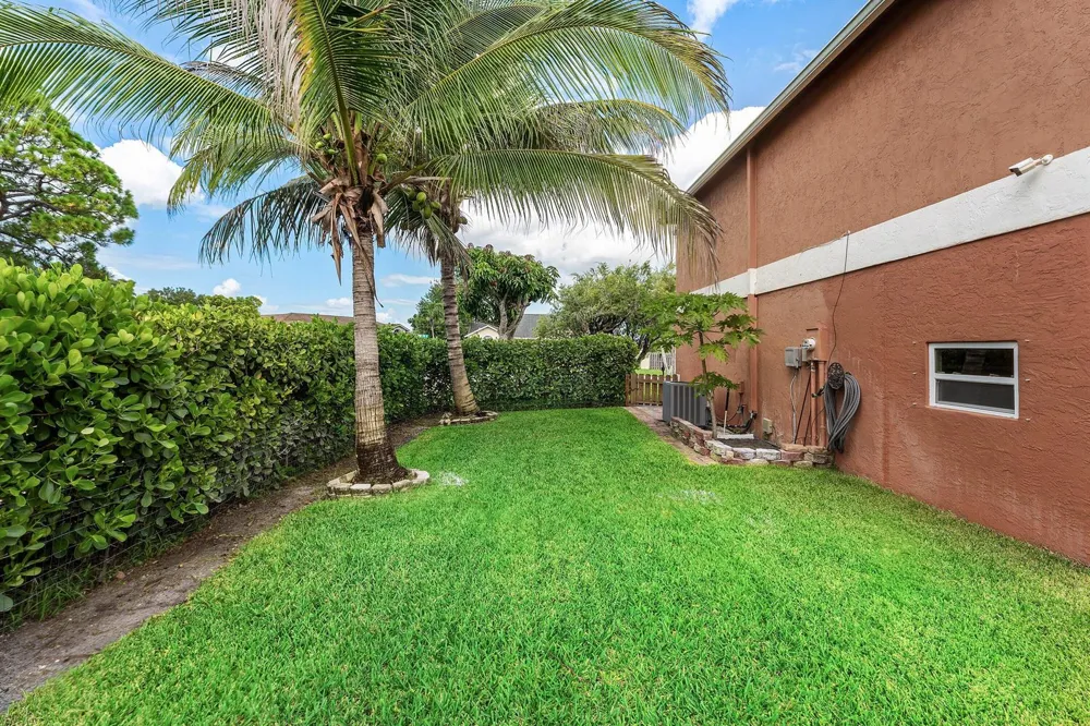 139 ROYAL PINE CIRCLE S Royal Palm Beach, FL 33411