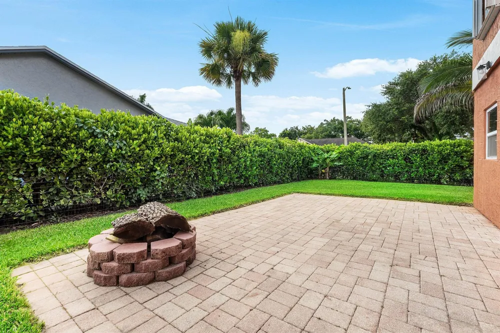 139 ROYAL PINE CIRCLE S Royal Palm Beach, FL 33411