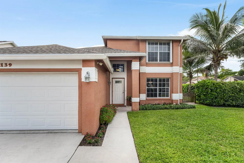 139 ROYAL PINE CIRCLE S Royal Palm Beach, FL 33411