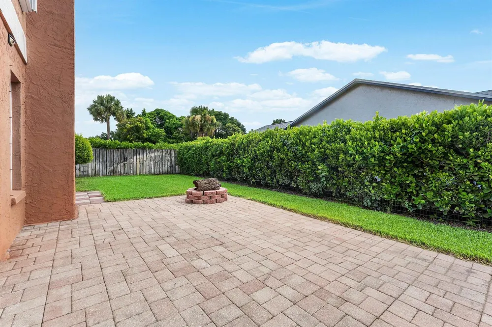 139 ROYAL PINE CIRCLE S Royal Palm Beach, FL 33411