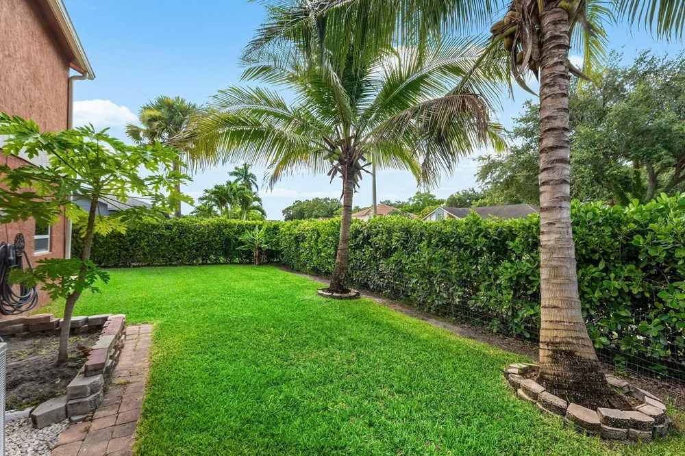 139 ROYAL PINE CIRCLE S Royal Palm Beach, FL 33411