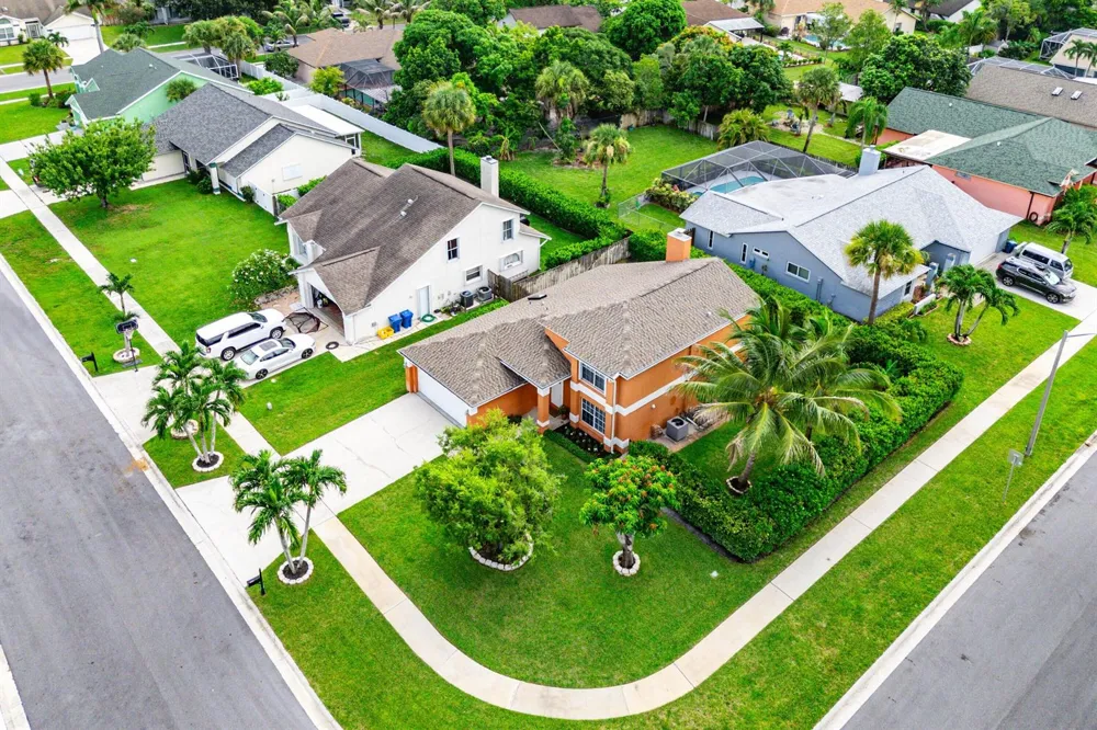 139 ROYAL PINE CIRCLE S Royal Palm Beach, FL 33411